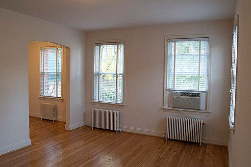 5th image of 403 E Luray Ave APT 4
