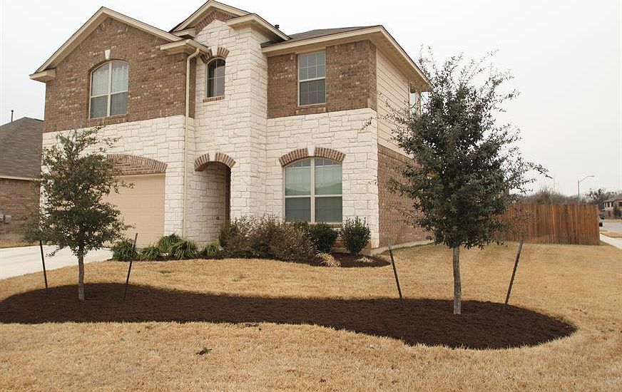 1st image of 1018 Hyde Park Dr