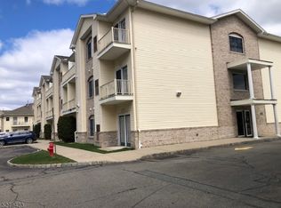 520 Victor St UNIT 38, Saddle Brook, NJ 07663