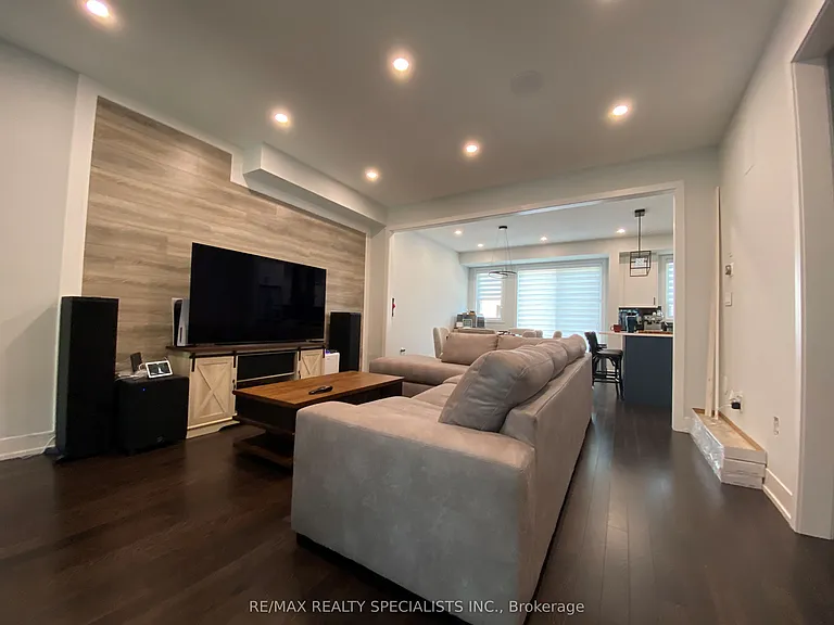 1458 Yellow Rose Cir — Photo 5
