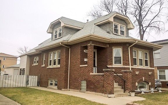 2nd image of 2832 Pearl St