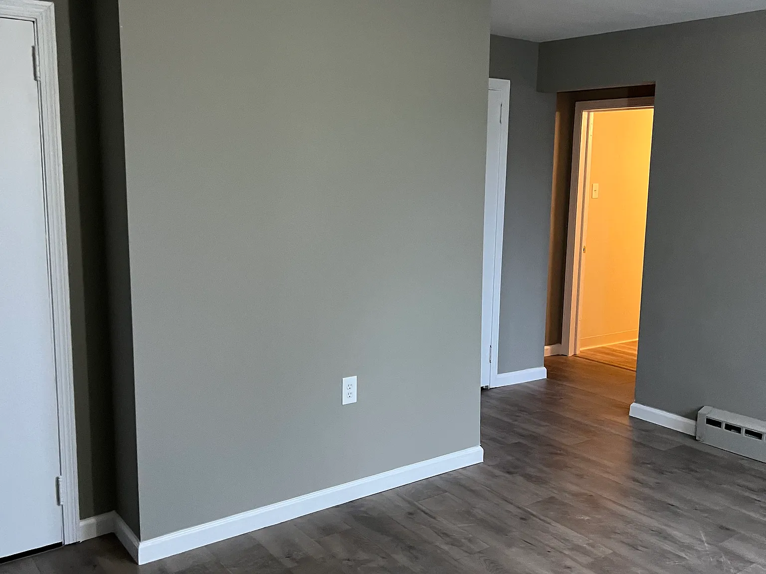 1 bed, 1000 sqft, $1,300 — Photo 2