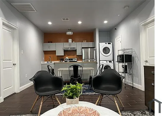 2 bed, $1,350 — Photo 3