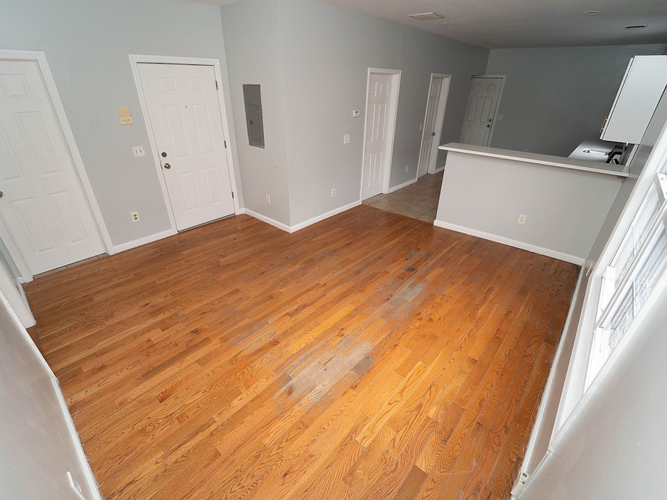 1st image of 331 Straight St APT 1