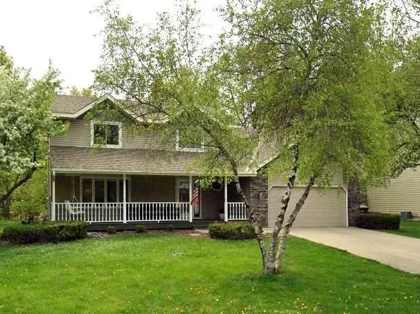 3710 Greensboro Dr, Eagan, MN 55123