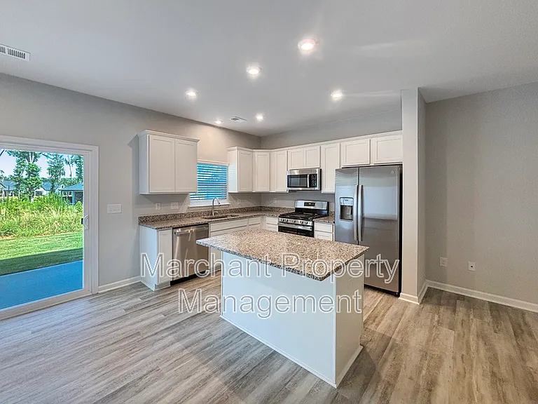 154 Randwick Ln — Photo 5