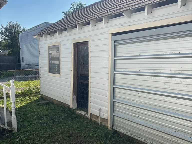 2515 Eagle St — Photo 32