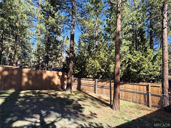 4th image of 825 E Big Bear Blvd