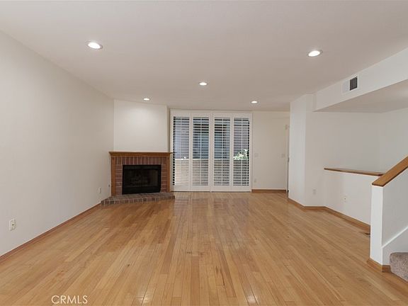 5th image of 21930 Marylee St APT 92