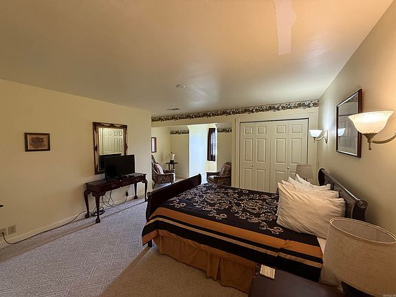 5th image of 3144 Riverbend Rd