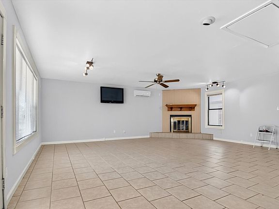 5th image of 219 Willow Grove Rd