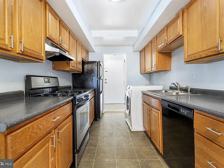 10239 Prince Pl #26-102 — Photo 16