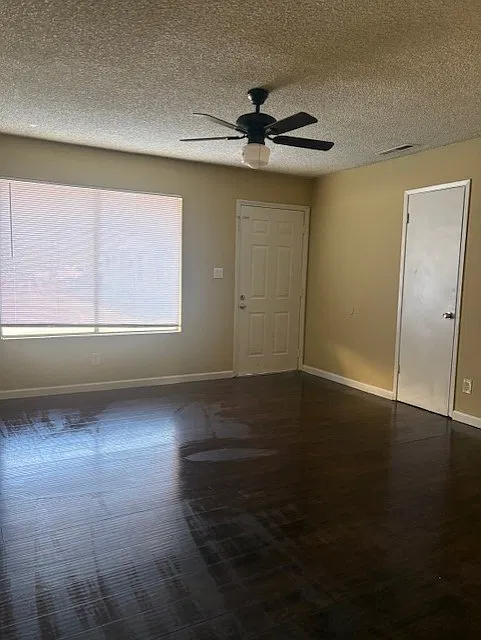 2 bed, 880 sqft, $1,580 — Photo 3