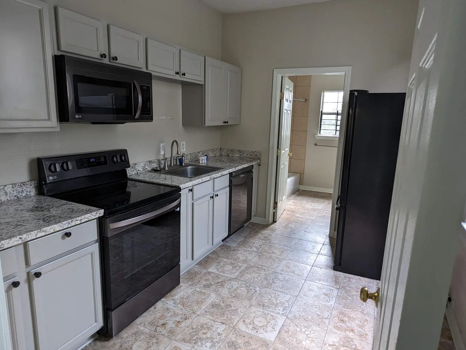 2020 Dumaine St — Photo 3
