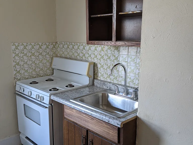 1131 Pleasant St #D — Photo 1