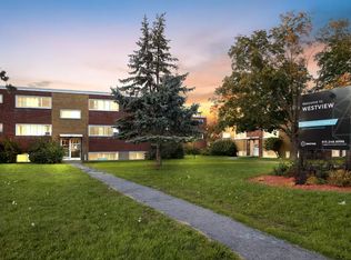 1432 Coldrey Ave #1A, Ottawa, ON K1Z 7P9