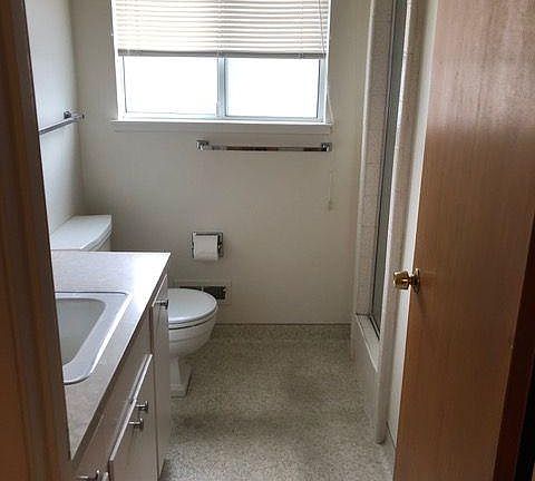 5th image of 1504 Roosevelt Ave