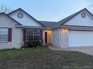 502 W Redwood St, Coweta, OK 74429