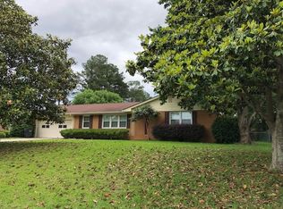 1104 Kenwood Dr, Perry, GA 31069