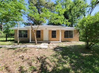6 Sowell Ln, Huntsville, TX 77320