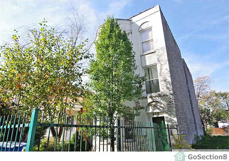 1st image of 454 N Hamlin Ave #2