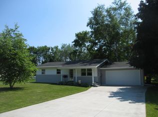 222 Riverwood Dr, Mishicot, WI 54228