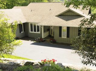 1393 Falls Dr E, Highlands, NC 28741