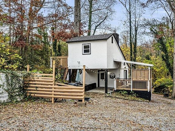 2nd image of 640 Red Bud Ln