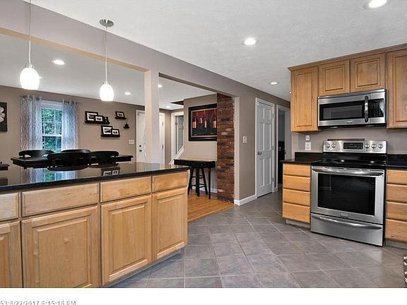 4th image of 15 Woodridge Dr