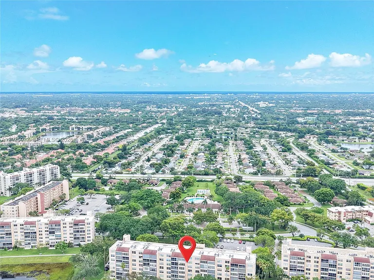 14623 Bonaire Blvd #405 — Photo 33