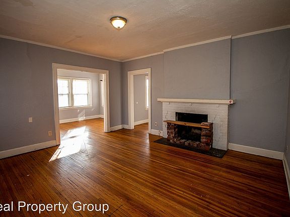 4th image of 205 S College Ave APT B