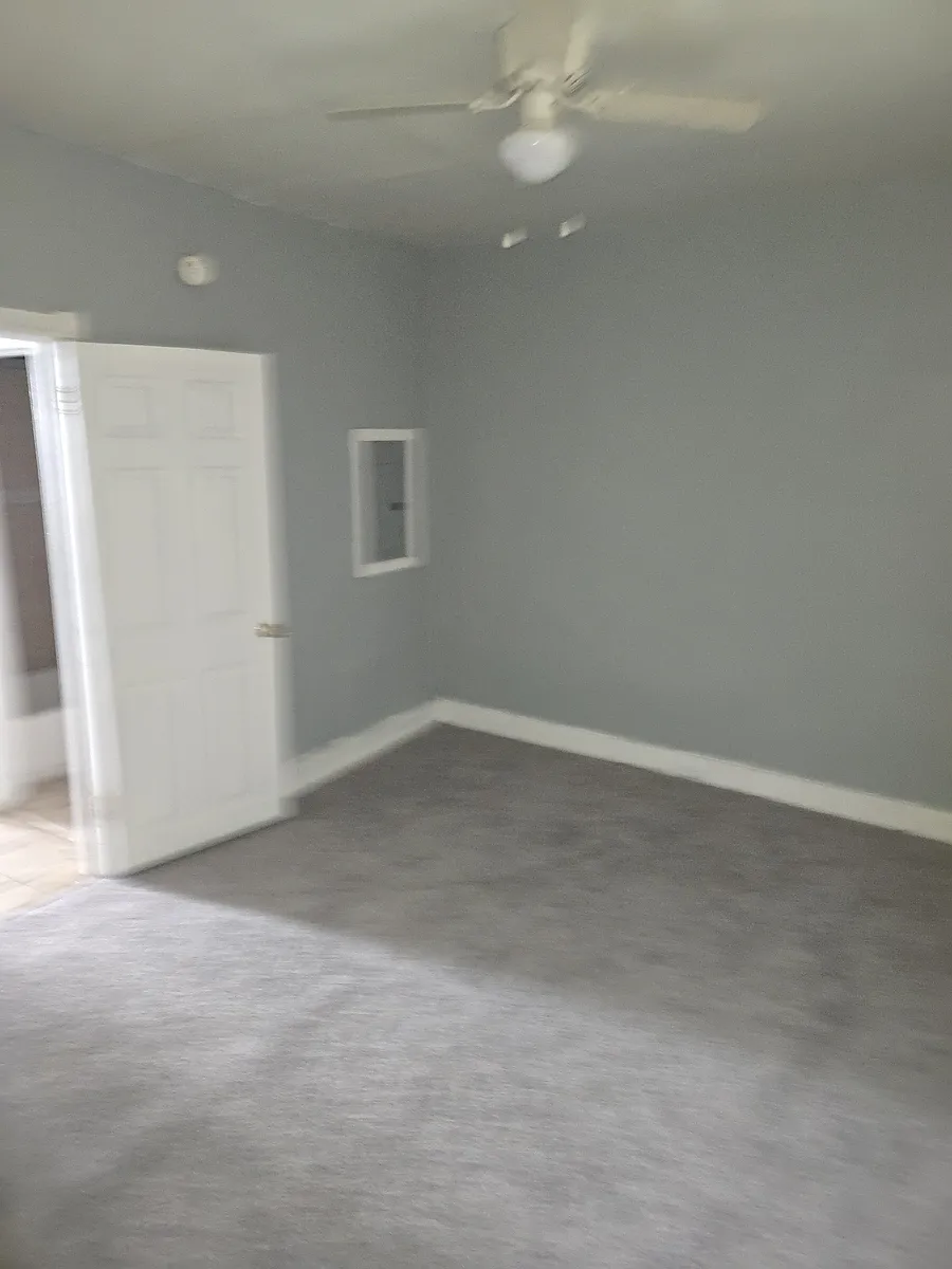 Building Photo - 5548 Linmore Ave #2