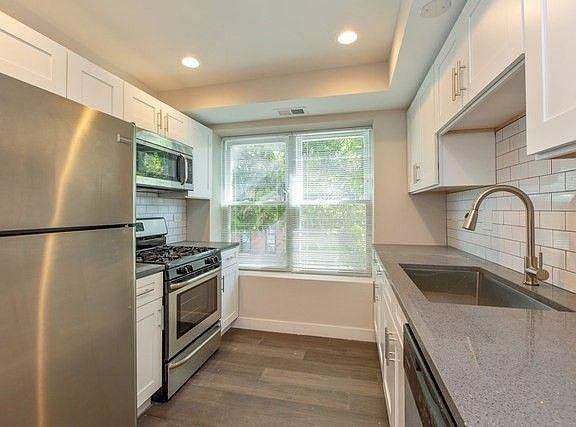 2nd image of 1450 N Ashland Ave