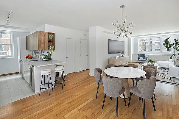 1st image of 63 E 9th St APT 5H