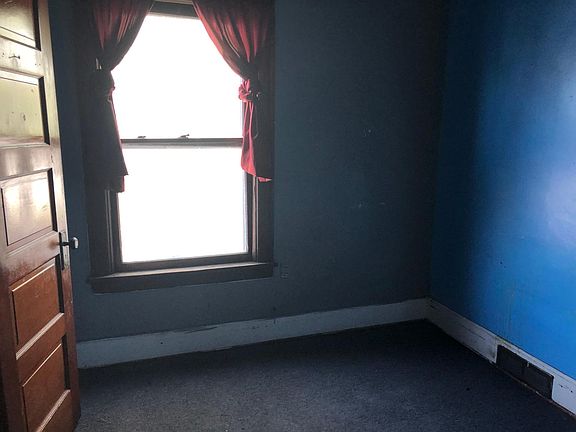 3rd image of 271 Ontario St Suite 2
