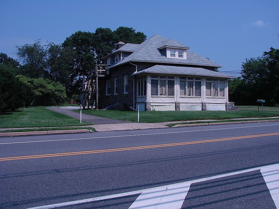 Front Duplex street view