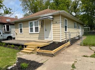 2487 Willow Beach St, Keego Harbor, MI 48320