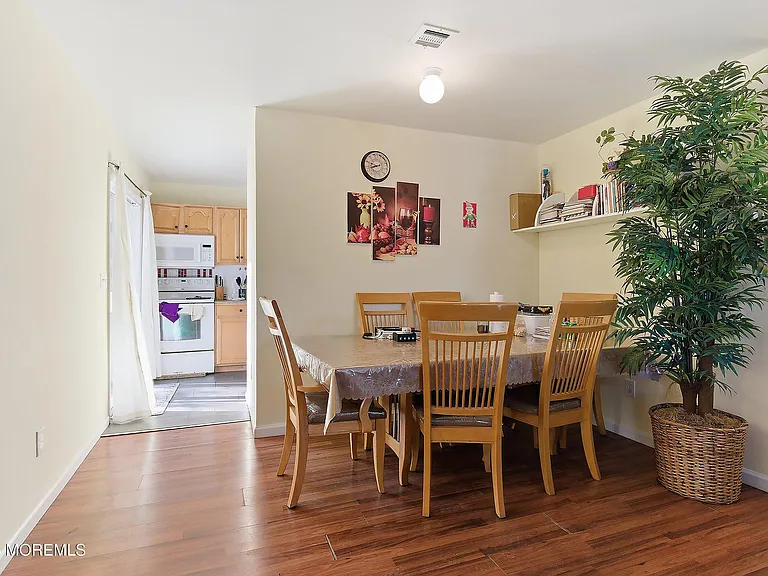 21 Potomac Ct — Photo 9