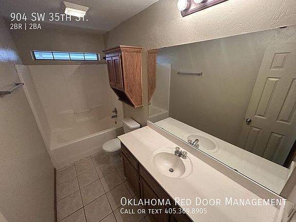 4th image of 904 SW 35th St