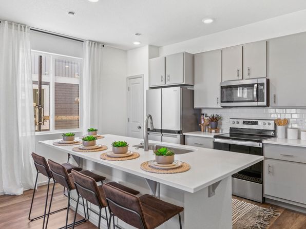 colorado-springs-colorado-448212040 picture