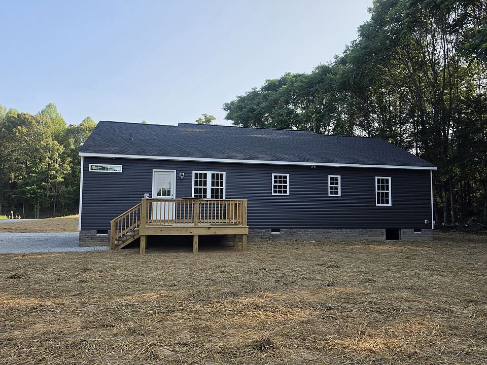 2nd image of 137 Deer Run Trl