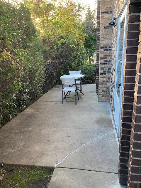 2 bed, 950 sqft, $2,150 — Photo 2