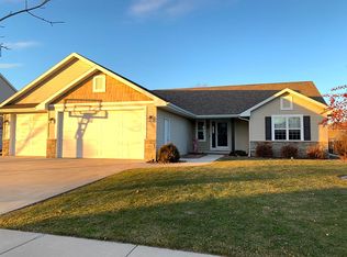484 Barbie Ct, Appleton, WI 54915