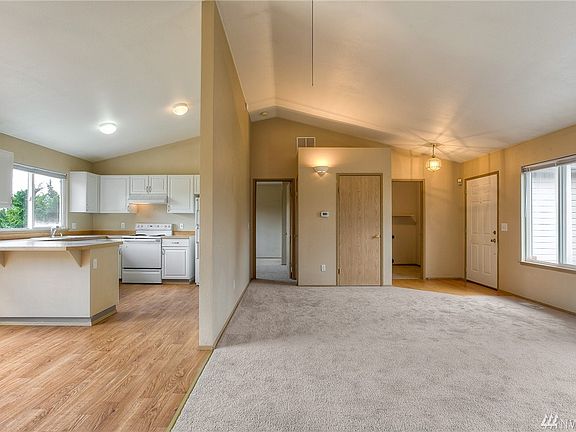 3rd image of 803 Belfair Ave SW