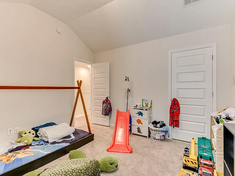 1055 Linsmore Ave — Photo 27