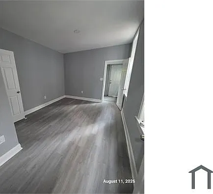 3 bed, $1,400 — Photo 2