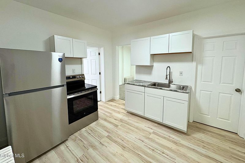3rd image of 15-17 4th Street