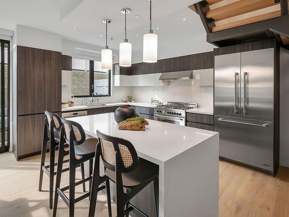 1st image of 323 S Elm Dr #103