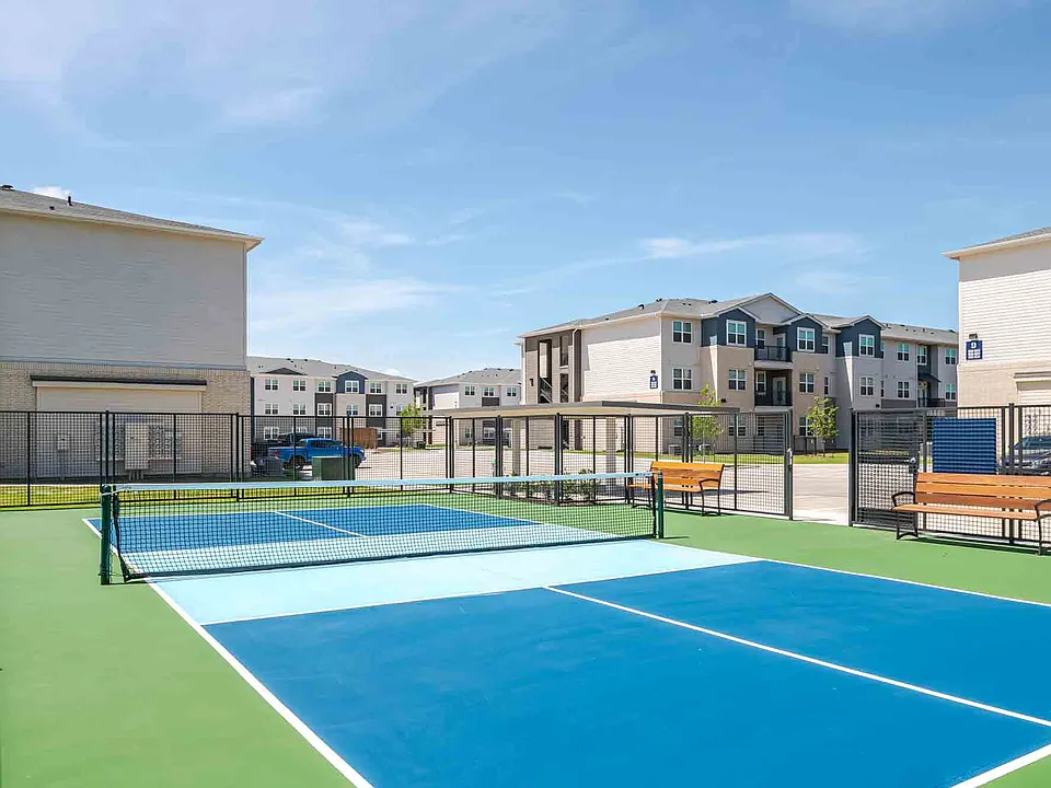 The Breckyn apartments community photo