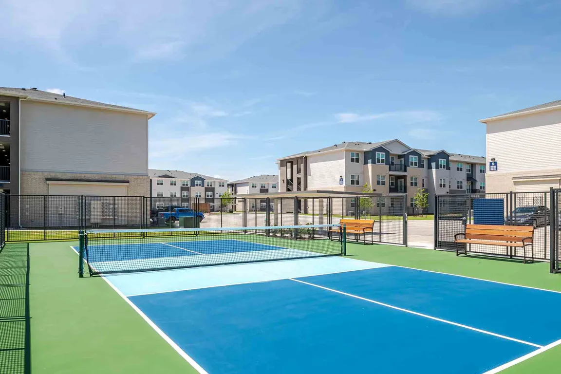 The Breckyn apartments community photo